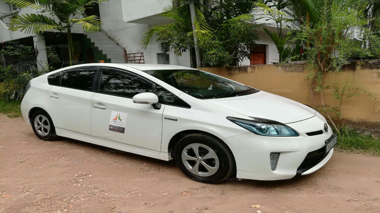 Transfer between Colombo Airport (CMB) and Cottage Garden, Mount Lavinia