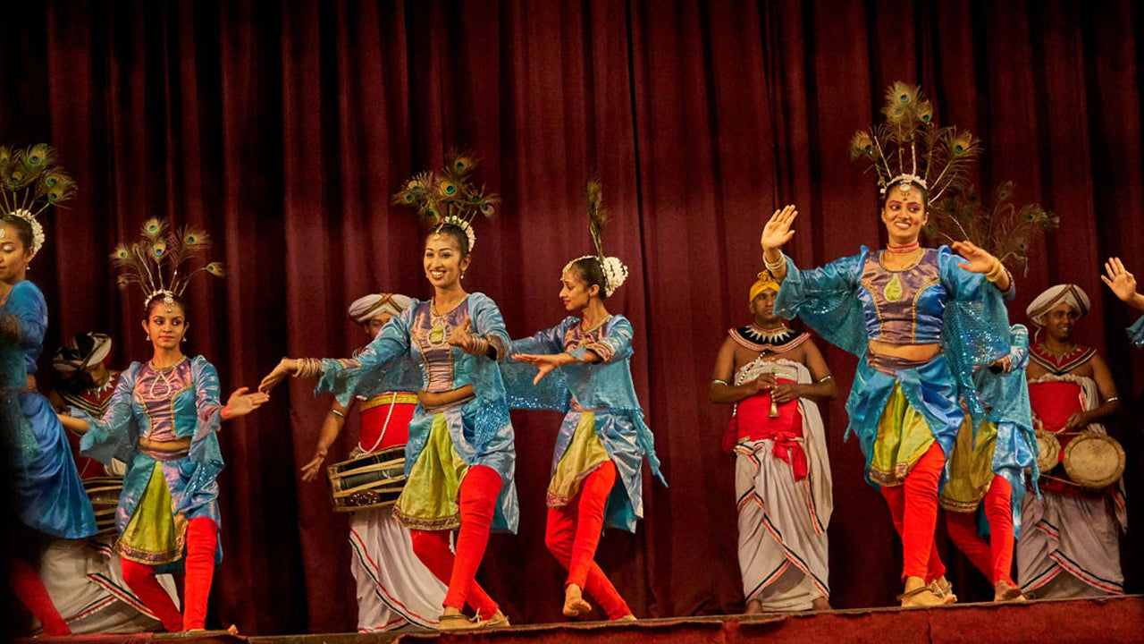 Pinnawala ja Kandy Tour Colombo